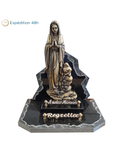 Statue Vierge Roses granit bords bruts 30x34cm