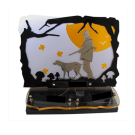 Plaque funéraire en plexiglasse sur le tête de la chasse