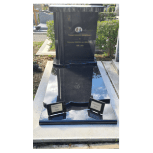 Monument Corléone en granit Noir Fin, cimetière dans le Val d'Oise (95)
